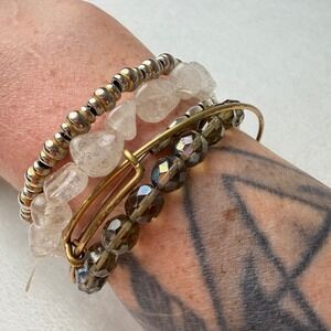 7pc Mixed Costume Jewelry Lot – 5 Bracelets Beaded Gold Tone BCBG Ring Posh Ring